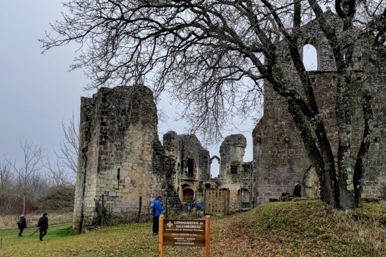 Le Puch commanderie de Sallebrunneau Le Puch commanderie de Sallebrunneau