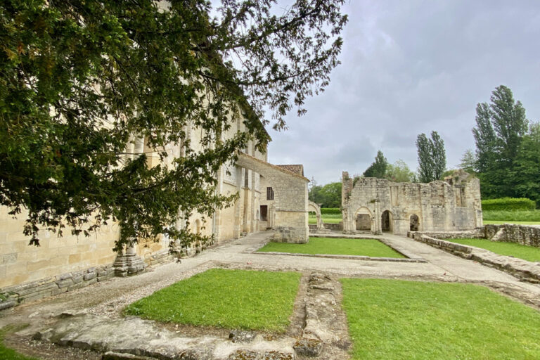 jardins-abbaye-blasimon