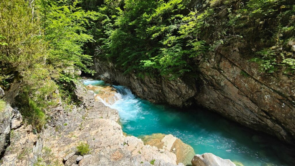 Torrent au fond du canyon d'Anisclo