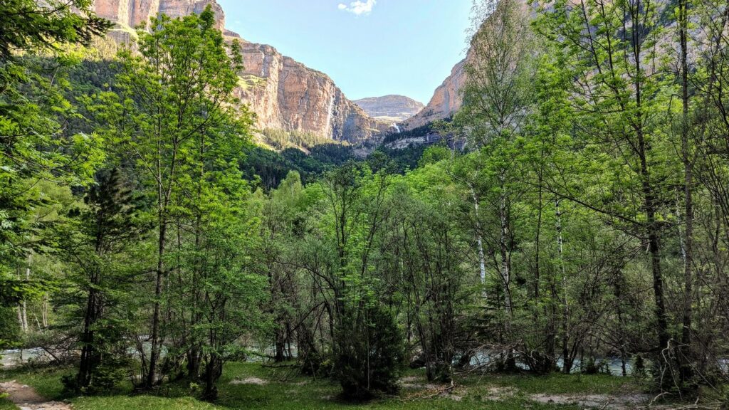 Entrée-dans-le-canyon